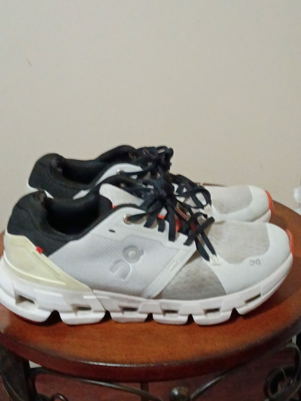 On Cloud Cloudflyer 4 Running Shoes Sneaker Men's Size 7 White Black Swiss